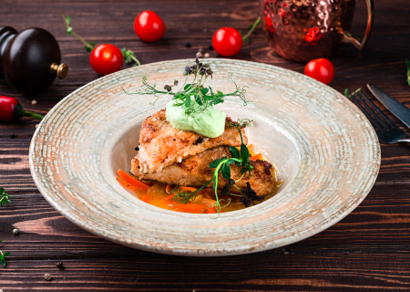 Треска с овощным соте и сырным муссом